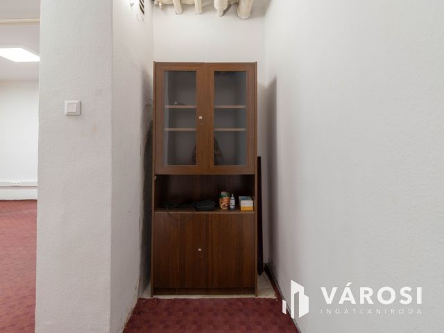 32 m2-es, földszinti iroda kiadó Fáy utcai irodaépületben