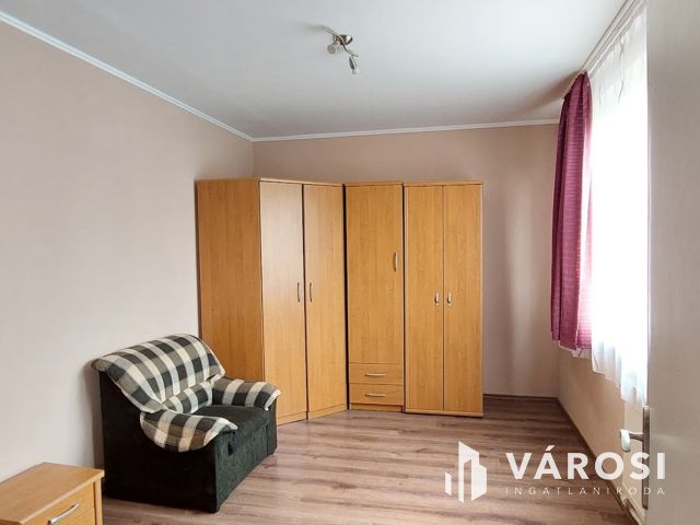 Azonnal költözhető felújított lakás Debrecen Tócóskertben