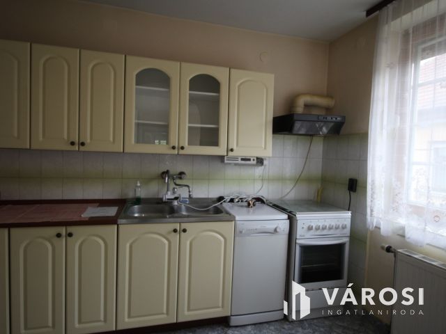 Jó elrendezésű ház a belvároshoz közel, Szombathelyen