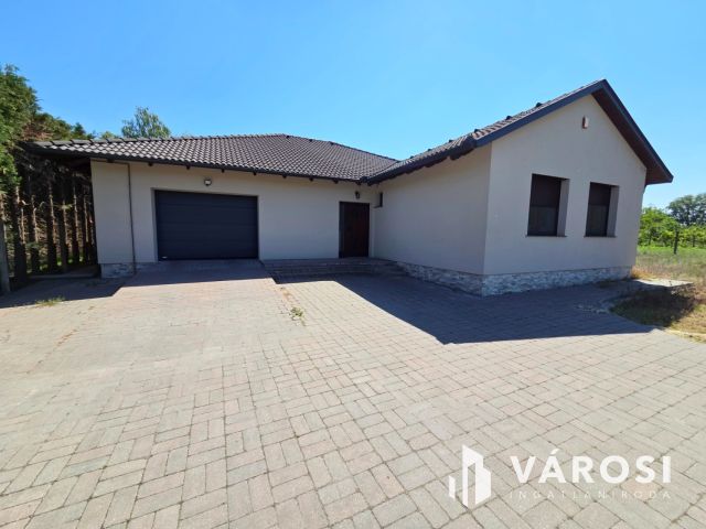 7 éve épült modern ház a Vintage szerelmeseinek