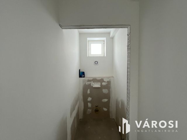 Hajdúböszörményi Új Ipari Csarnok Nagyon Jó Helyen