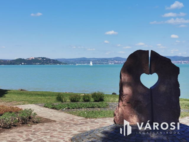 Vízparti apartman a Balaton szíve szobornál!