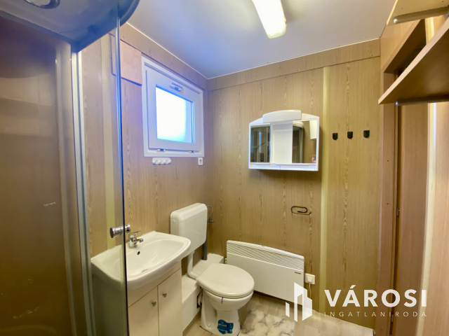 Hétvégi háznak / állandó lakhatásra költözhető konténerház