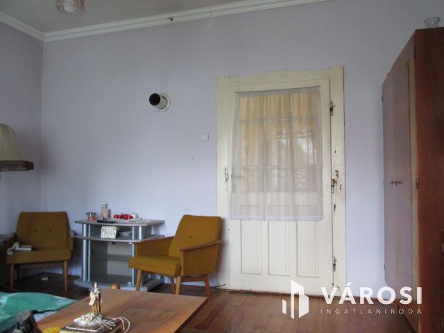 Jó helyen, gondozott kerttel