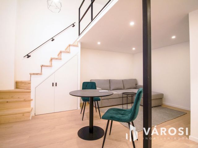Modern galériás lakás kiadó Budapest szívében