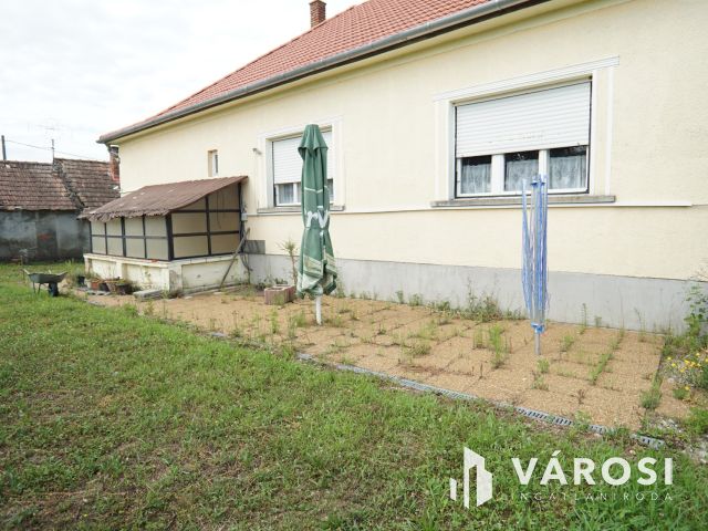 Zalakomárban jó állapotú családi ház