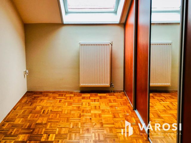 Napfényes, panorámás nappali+3 szobás lakás jó elrendezéssel