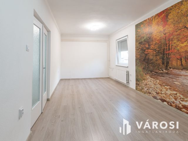 Kulcsra kész otthon a XX. ker.-ben– garázs, pince, kertrész!