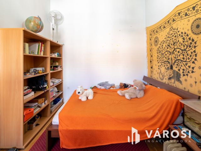 RÁKOSPALOTA 92 M² + KERT + PINCE – 2 HÁZRÉSZ: 81,8 M FT!